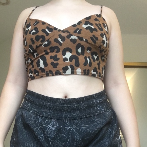 7DAYWKND Cheetah Print Crop Top - Picture 6 of 6